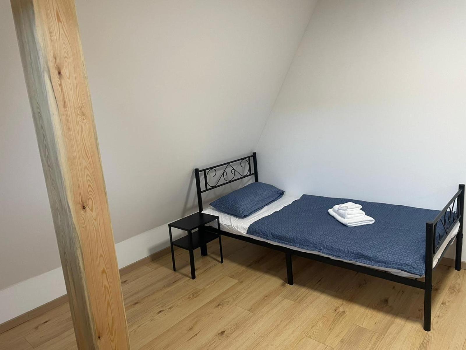 Moderne Ferienwohnung In Gelsenkirchen-Schalke Fuer 1 Bis 7 Personen Mit Terrasse, Ideal Fuer Gruppen & Stadionbesuche Ngoại thất bức ảnh