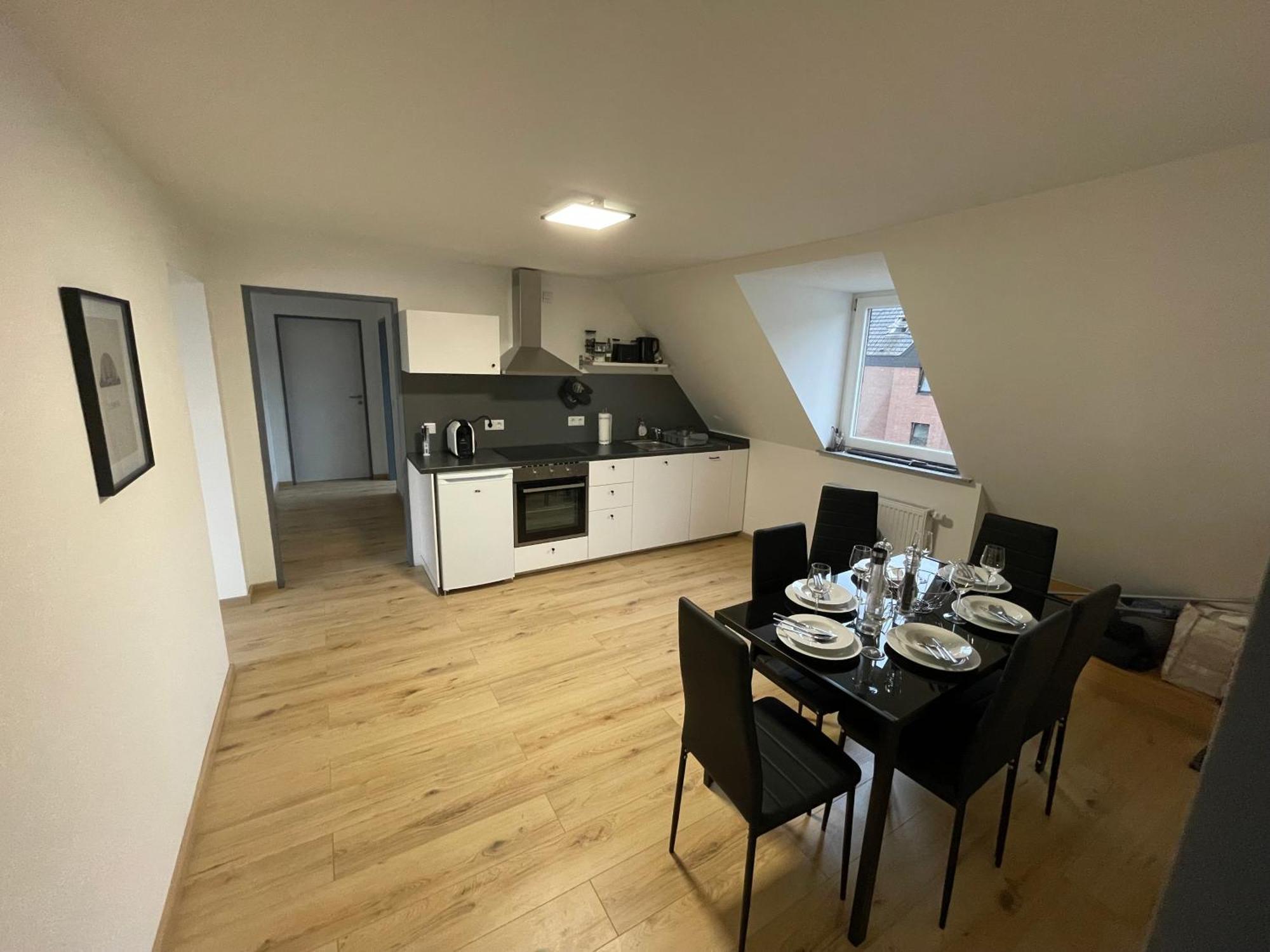 Moderne Ferienwohnung In Gelsenkirchen-Schalke Fuer 1 Bis 7 Personen Mit Terrasse, Ideal Fuer Gruppen & Stadionbesuche Ngoại thất bức ảnh